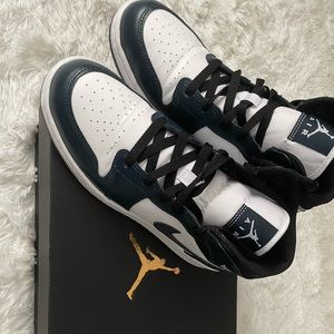 Jordan 1 Mid Armory Navy